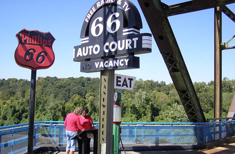 Old Chaiin of Rocks Bridge on Route 66